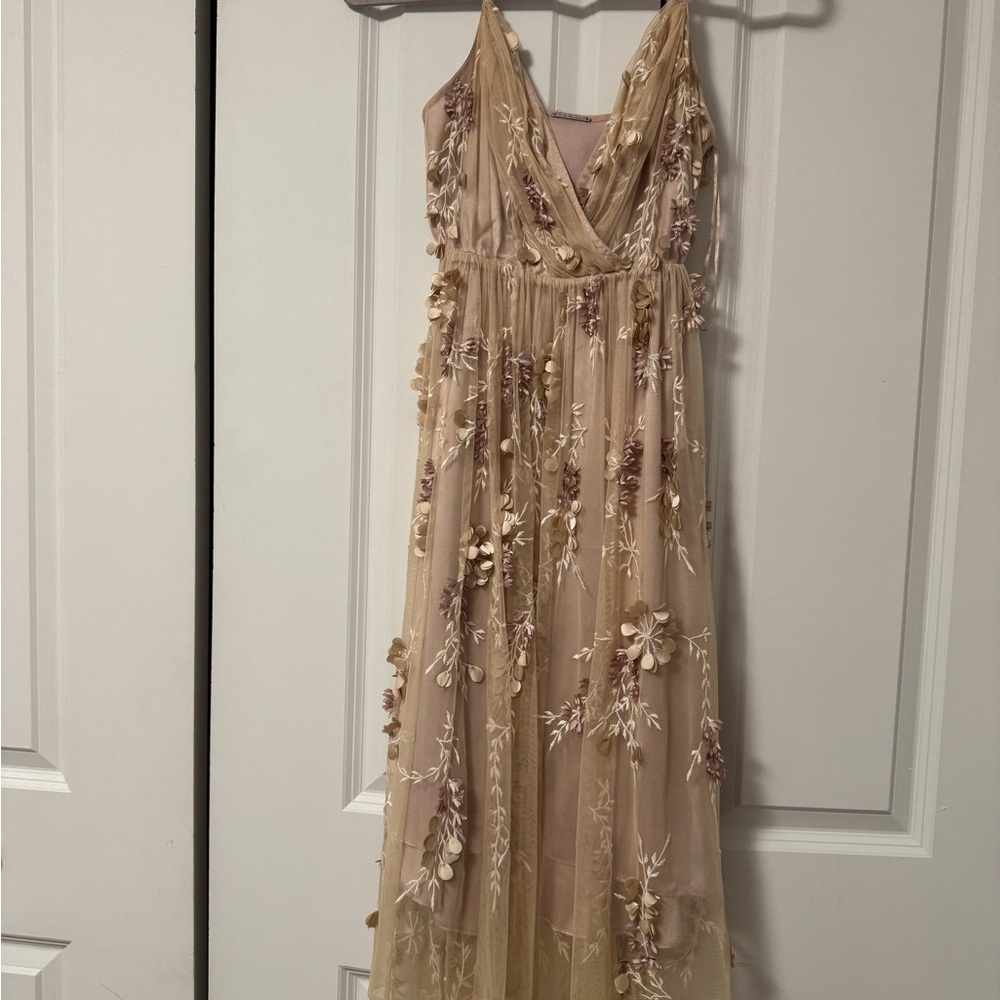 Elie Tahari Blush Midi Dress 3D flowers